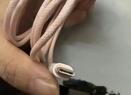 沧县苹果15维修店分享iPhone15USB-C数据线长啥样